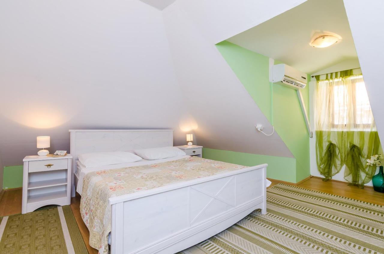 Old Town Baroque Palace Accommodation Dubrovnik Bagian luar foto